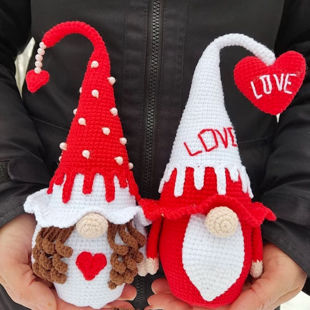 Valentines day gnome crochet pattern